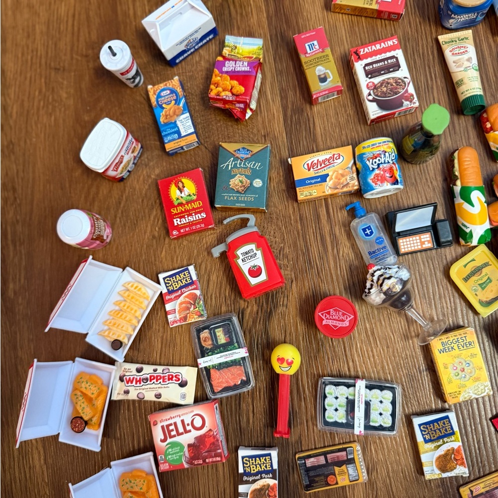 Colorful Miniature Grocery Store Set - Picture 4 of 4